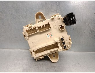 Recambio de caja reles / fusibles para lexus rx (_u3_) 400h awd (mhu38_) referencia OEM IAM 8267048060 8267048060 