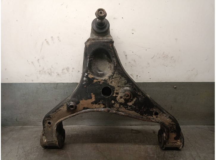 Replacement front right lower suspension arm for Volkswagen Crafter 30-35 bus (2E_) 2.5 TDI OEM IAM reference 2
