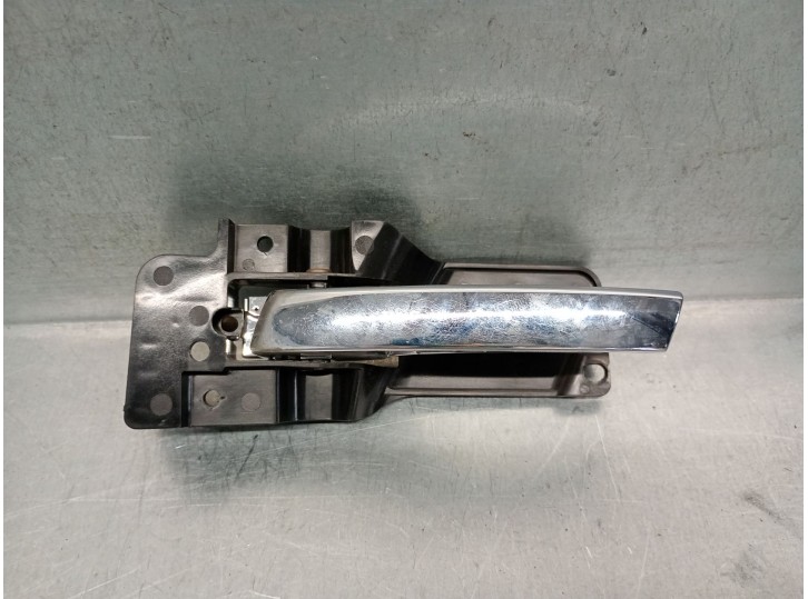 Recambio de maneta interior delantera izquierda para lancia voyager monospace (404_) 2.8 crd (rt, 53) referencia OEM IAM 6806655