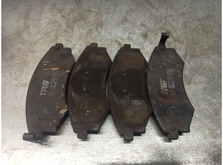 Replacement brake pads for Hyundai Coupe (RD) 1.6 16V CAT OEM IAM reference 