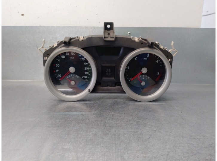 Recambio de cuadro instrumentos para renault megane ii berlina 5p 1.9 dci diesel referencia OEM IAM 8200399695  