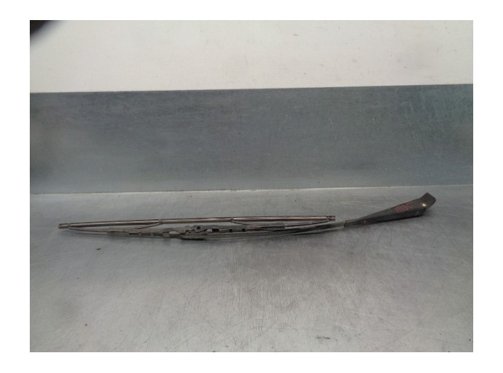 Recambio de brazo limpia delantero derecho para seat terra 0.9 referencia OEM IAM 