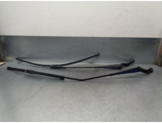 Replacement right front wiper arm for Opel Corsa D 1.4 16v cat (A 14 XER / LDD) OEM IAM reference 1270809 1270810 
