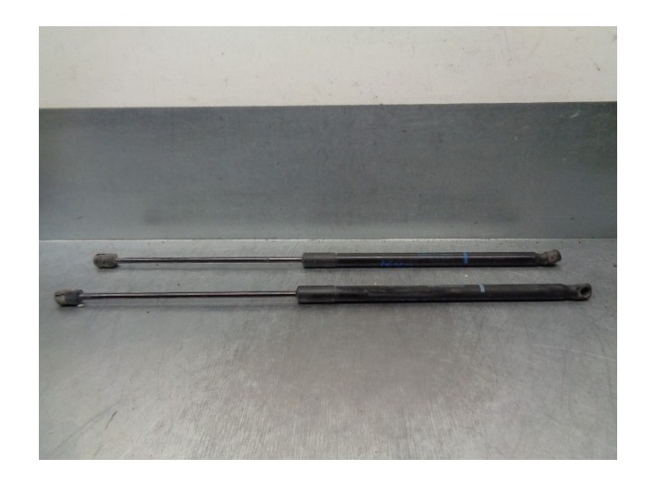 Recambio de amortiguadores maletero / porton para opel corsa d 1.4 16v cat (a 14 xer / ldd) referencia OEM IAM 13182537 