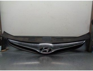 Recambio de rejilla delantera para hyundai i30 1.6 crdi cat referencia OEM IAM 863512R500 