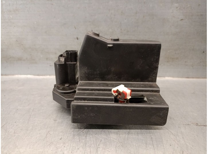 Recambio de cerradura puerta delantera derecha para ssangyong rodius ii 2.0 xdi referencia OEM IAM 7122021040 7122021040 