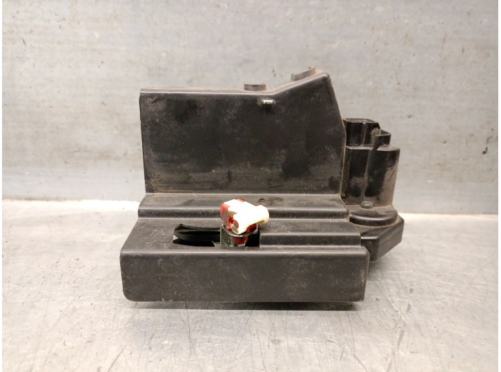 Recambio de cerradura puerta trasera izquierda para ssangyong rodius ii 2.0 xdi referencia OEM IAM 7131021004 7131021004 