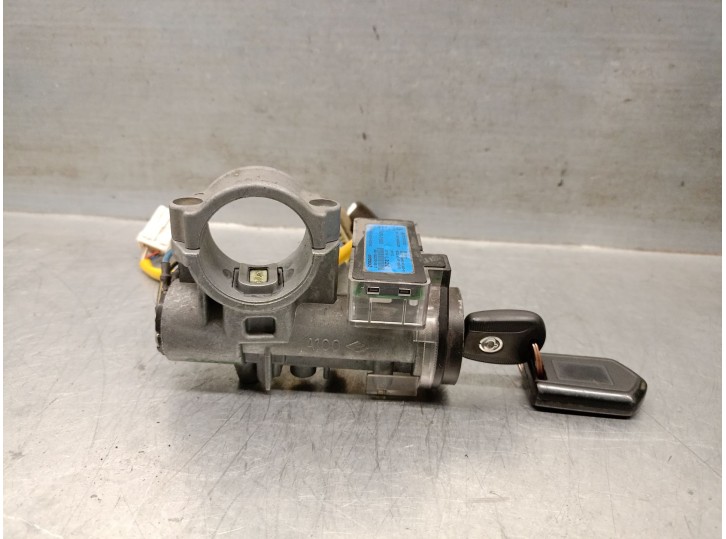 Replacement ignition switch for SsangYong Rodius II 2.0 XDi OEM IAM reference 8711021000 