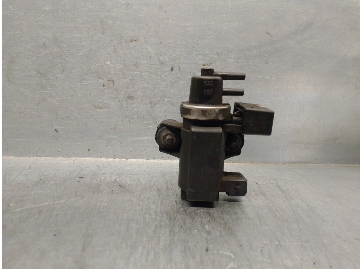 Recambio de electrovalvula vacio para bmw serie 3 berlina (e46) 2.0 16v diesel cat referencia OEM IAM 72279600 2247906 PIERBURG