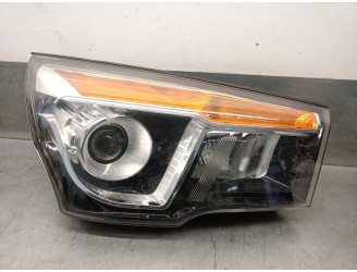 Recambio de faro derecho para ssangyong rodius ii 2.0 xdi referencia OEM IAM 8310221620 8310221620 