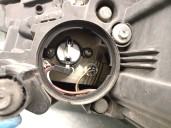 Recambio de faro derecho para ssangyong rodius ii 2.0 xdi referencia OEM IAM 8310221620 8310221620 