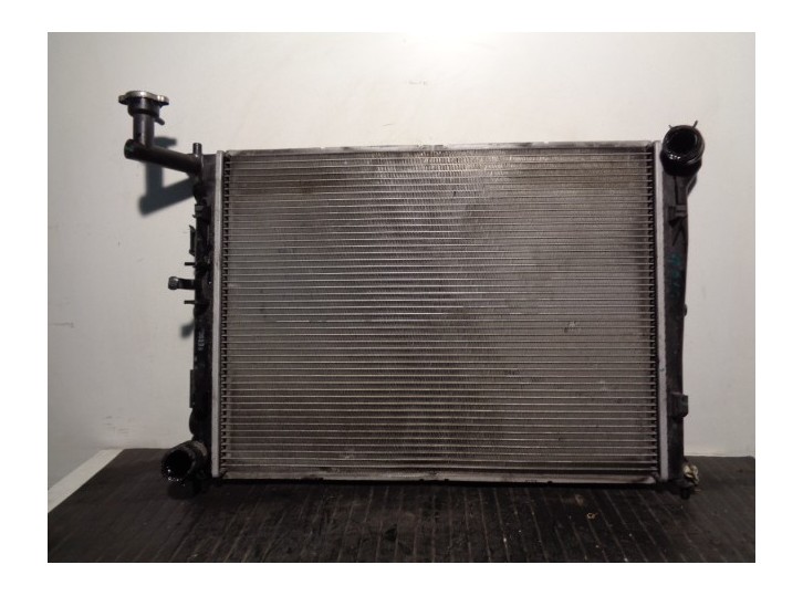 Recambio de radiador agua para hyundai i30 1.4 cat referencia OEM IAM 253102R000 
