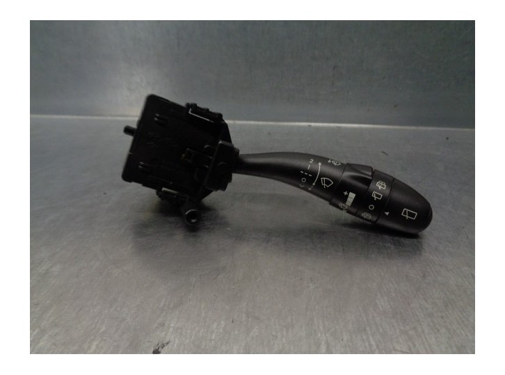 Recambio de mando limpia para hyundai i30 1.4 cat referencia OEM IAM 934202R010  