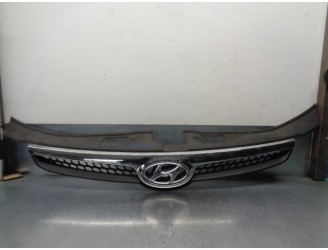 Recambio de rejilla delantera para hyundai i30 1.4 cat referencia OEM IAM 863512R000 