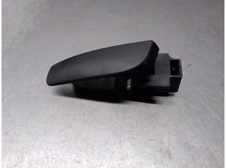 Replacement front right interior door handle for Citroën Nemo 1.3 HDi FAP OEM IAM reference 9101KN 4 DOORS