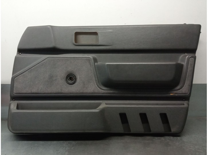 Recambio de guarnecido puerta delantera derecha para volvo 340-360 (343, 345) 2.0 referencia OEM IAM 3246082  