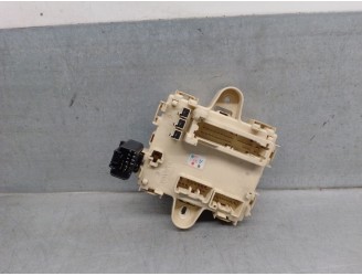 Recambio de caja reles / fusibles para lexus rx (_u3_) 400h (mhu38_) referencia OEM IAM 8267048060 8267048060 