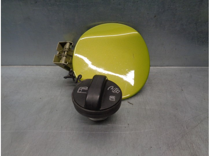 Replacement fuel filler flap for Chevrolet Spark 1.0 CAT OEM IAM reference 95963456 