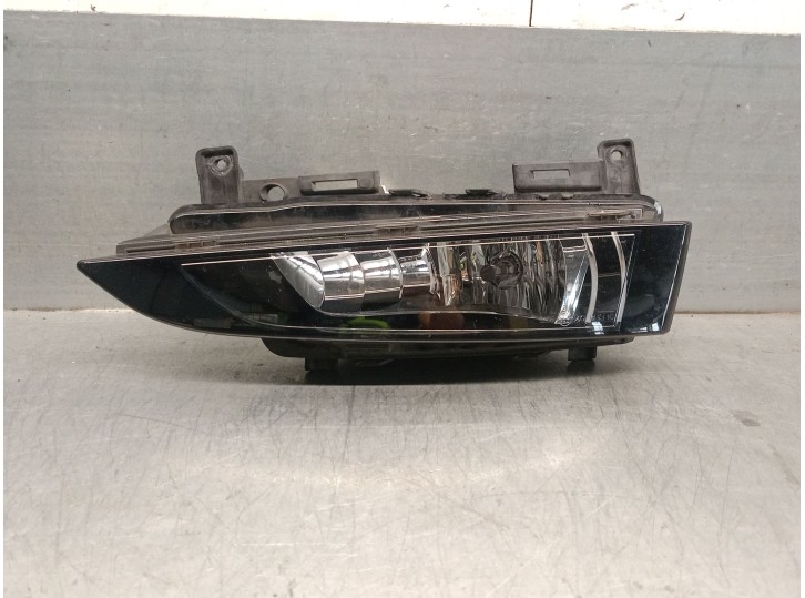 Recambio de faro antiniebla derecho para skoda scala (nw1) 1.0 tsi referencia OEM IAM 657941700 657941700 HELLA