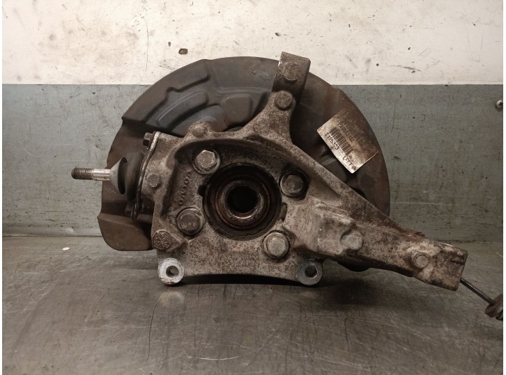 Replacement left front steering knuckle for Volvo S60 I (384) D5 OEM IAM reference 9461943 8663288 