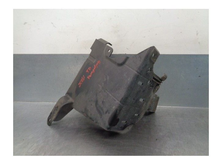 Recambio de molduras traseras para ford puma 1.0 ecoboost cat referencia OEM IAM L1TBS403B22AD 