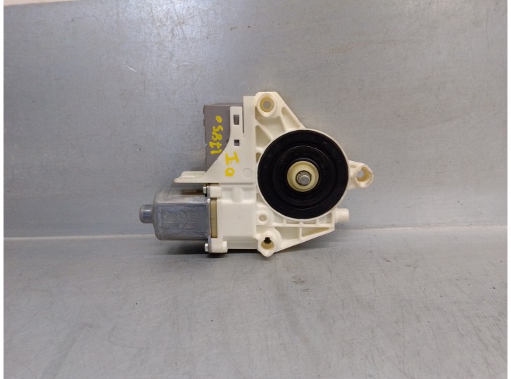 Recambio de motor elevalunas delantero izquierdo para peugeot 407 1.6 hdi referencia OEM IAM 9646595680  4 PUERTAS