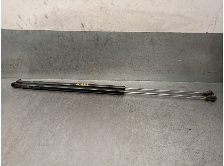 Replacement trunk / tailgate struts for Renault 5 (B/C40) 1.4 OEM IAM reference 7702144629 7700756056 