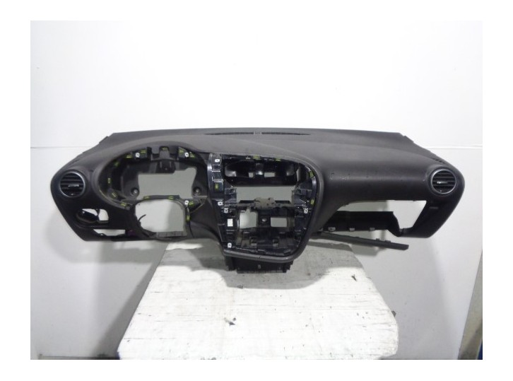 Recambio de salpicadero para seat leon (1p1) 2.0 tdi referencia OEM IAM 1P1857003D NEGRO 
