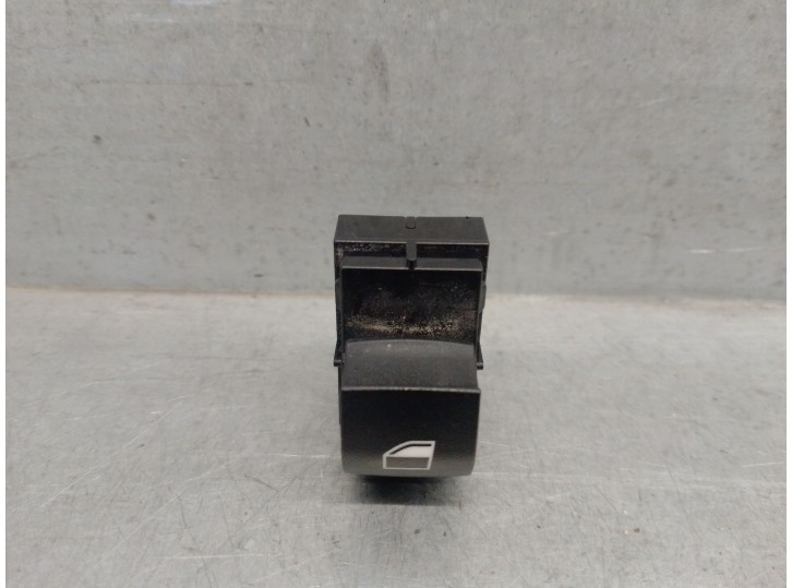 Recambio de mando elevalunas delantero derecho para bmw x1 (f48) sdrive 16 d referencia OEM IAM 920810702  