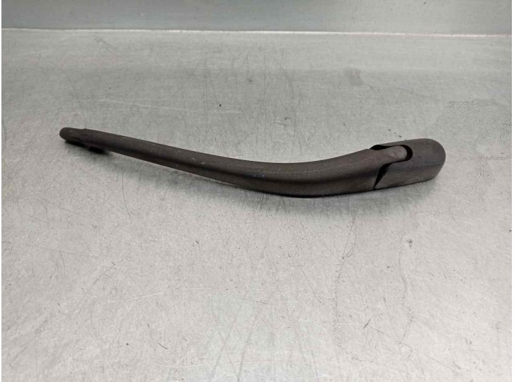 Replacement rear wiper arm for Citroën Xsara Break 2.0 HDi 66kW Image OEM IAM reference 6429N3 