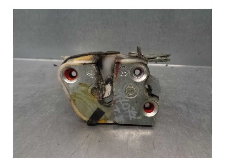 Recambio de cerradura puerta trasera izquierda para tata indica referencia OEM IAM 74SI48  5 PUERTAS