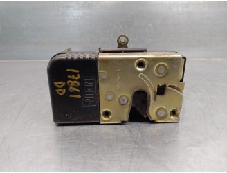 Replacement front right door lock for Peugeot Expert Combi 1.9 Turbodiesel CAT OEM IAM reference 9136K2 5 DOOR