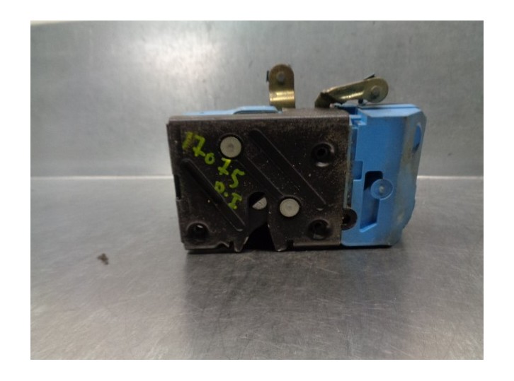 Recambio de cerradura puerta delantera izquierda para volvo s60 berlina 2.4 diesel cat referencia OEM IAM 30663040 8 PINES 4 PUE