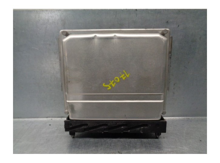 Recambio de centralita motor uce para volvo s60 berlina 2.4 diesel cat referencia OEM IAM 30637733 0281011078 BOSCH