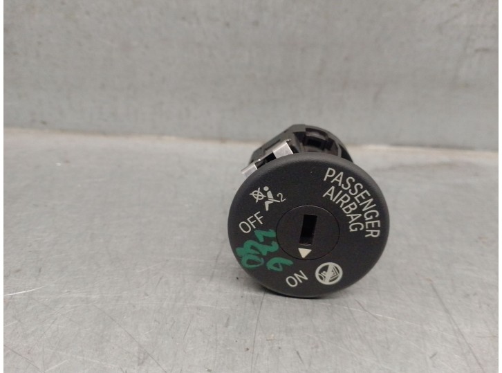 Recambio de interruptor para bmw x1 (f48) sdrive 16 d referencia OEM IAM 9326501 61319483731 