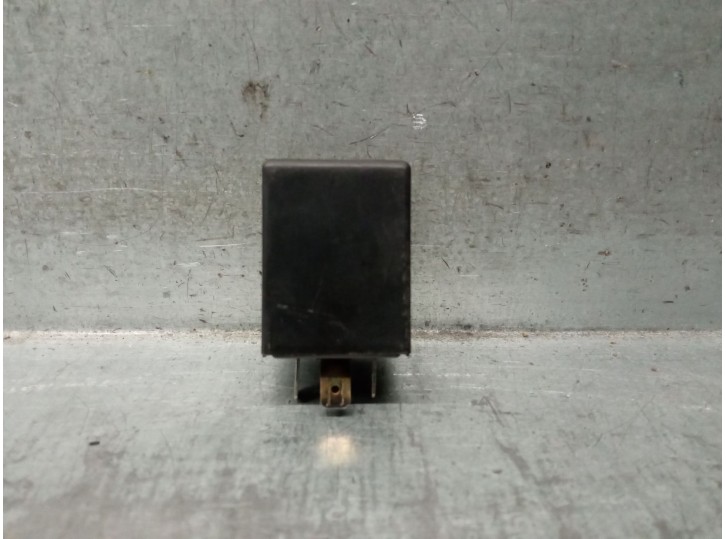 Recambio de rele para volvo 340-360 (343, 345) 2.0 referencia OEM IAM 4DB00375031  71440 HELLA