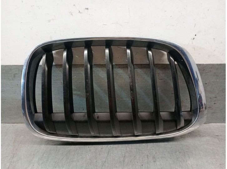 Replacement front grille for BMW X1 (F48) sDrive 16 d OEM IAM reference 7354824 51137354824 