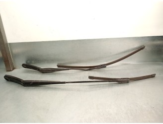 Recambio de brazo limpia delantero derecho para bmw x1 (f48) sdrive 18 d referencia OEM IAM 7360506 61617360506 