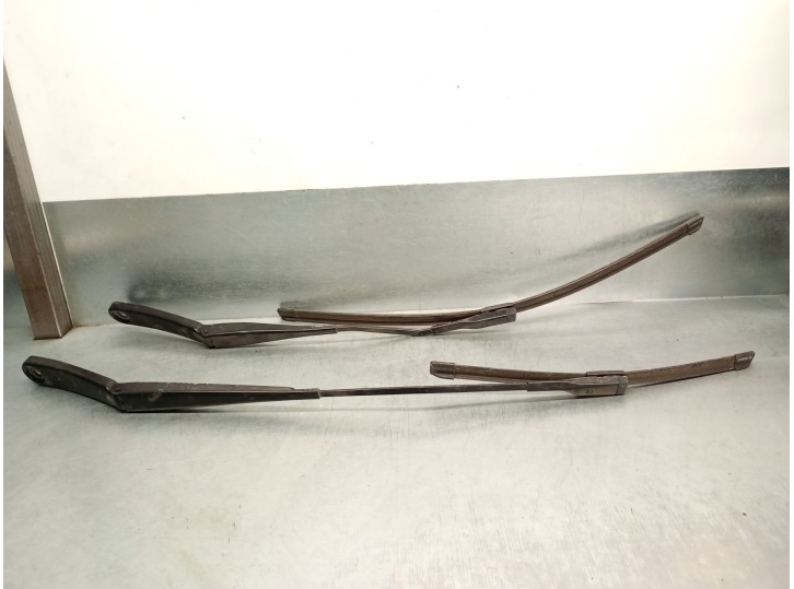 Recambio de brazo limpia delantero derecho para bmw x1 (f48) sdrive 18 d referencia OEM IAM 7360506 61617360506 