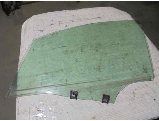 Recambio de luna delantera izquierda para peugeot 207 1.4 hdi referencia OEM IAM 
