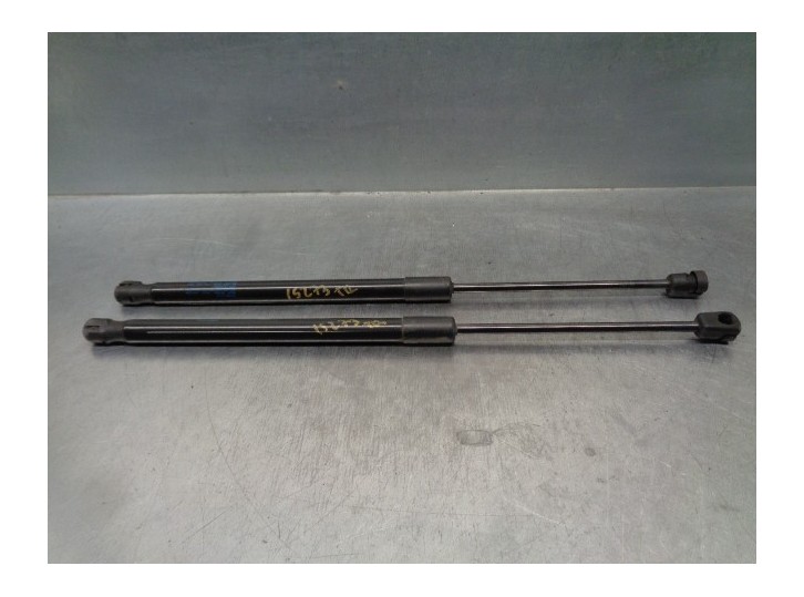 Replacement boot/tailgate dampers for Volkswagen Scirocco (138) R-Line BMT OEM IAM reference 1K8827550C 