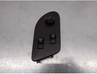 Replacement front left window regulator switch for Renault Safrane (B54) 2.2 DT (B54G) OEM IAM reference 7700412733 