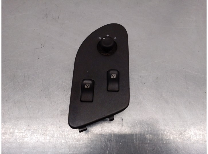Recambio de mando elevalunas delantero izquierdo para renault safrane (b54) 2.2 dt (b54g) referencia OEM IAM 7700412733 