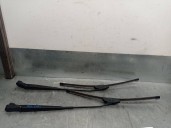 Replacement front right wiper arm for Dacia Logan MCV 1.5 dCi diesel cat OEM IAM reference 820062437 