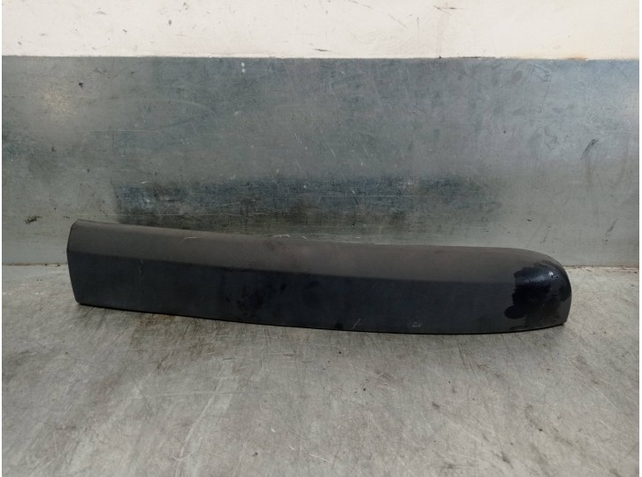 Recambio de molduras traseras para dacia logan mcv 1.5 dci diesel cat referencia OEM IAM 8200490254 