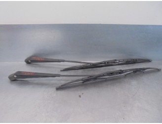 Recambio de brazo limpia delantero derecho para nissan trade referencia OEM IAM 4773067  