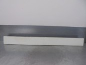 Recambio de molduras delanteras para nissan trade referencia OEM IAM 4773146  