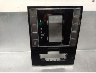 Recambio de consola para skoda superb (3v3) 2.0 tdi referencia OEM IAM 3V1713203A 