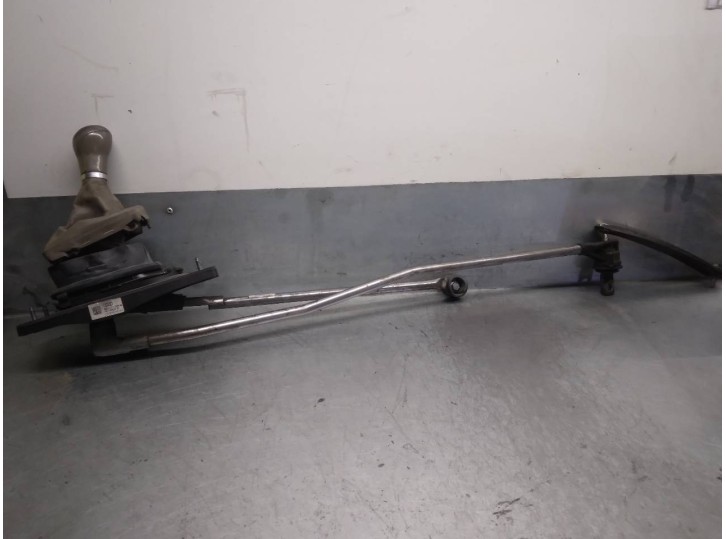 Recambio de palanca cambio para audi a4 ber. (b8) 2.0 16v tdi referencia OEM IAM 8K0711025M  