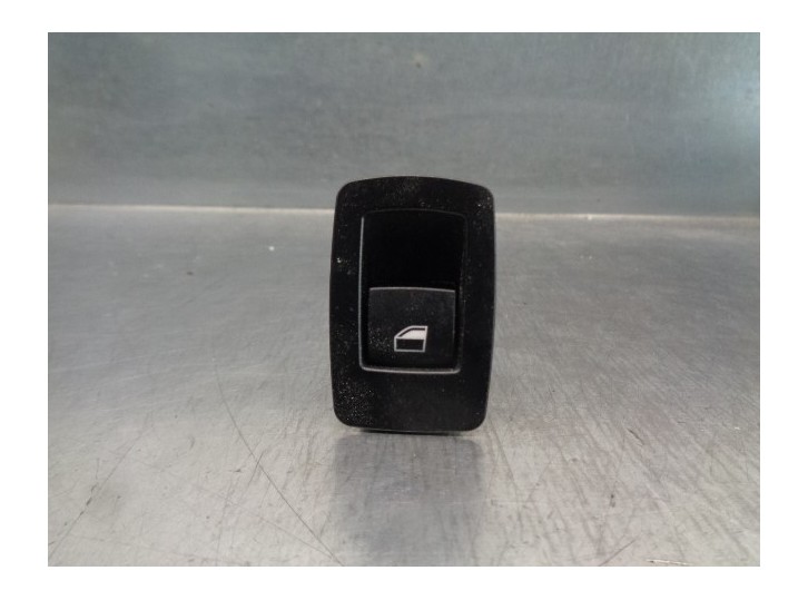 Recambio de mando elevalunas trasero izquierdo para bmw serie 1 lim. (f20/f21) 2.0 16v turbodiesel referencia OEM IAM 9208106 